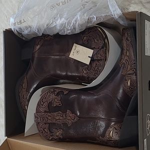Women's ARIAT Boots.  Size 9.  Brown.  NIB